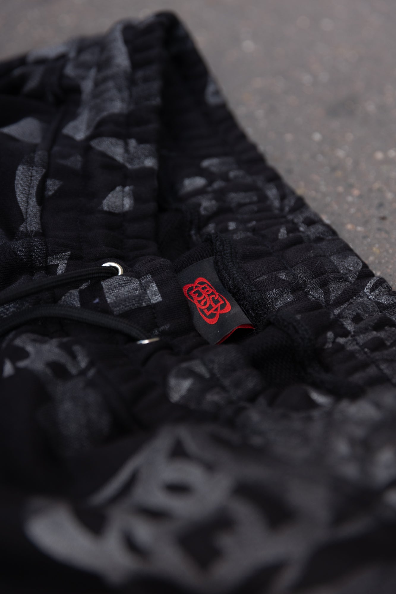 SHORT CAMO NOIR PUFF PRINT